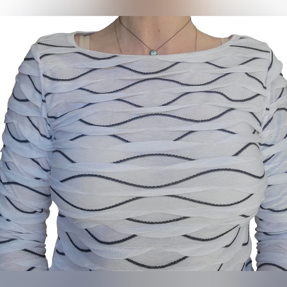 Silvergate brand Pretty Classy Wave Print B&W Shirt With 3/4 Bracelet  Sleeves - Picture 4 of 13